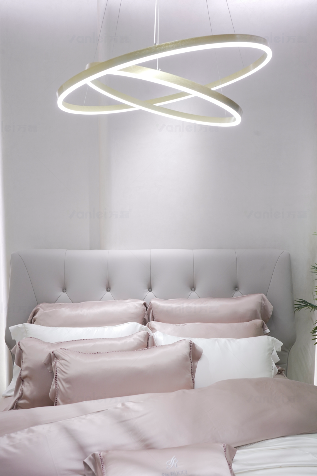 萬(wàn)磊案例賞析 | 金屬遇上絲絨，尋覓絲質(zhì)般舒適生活