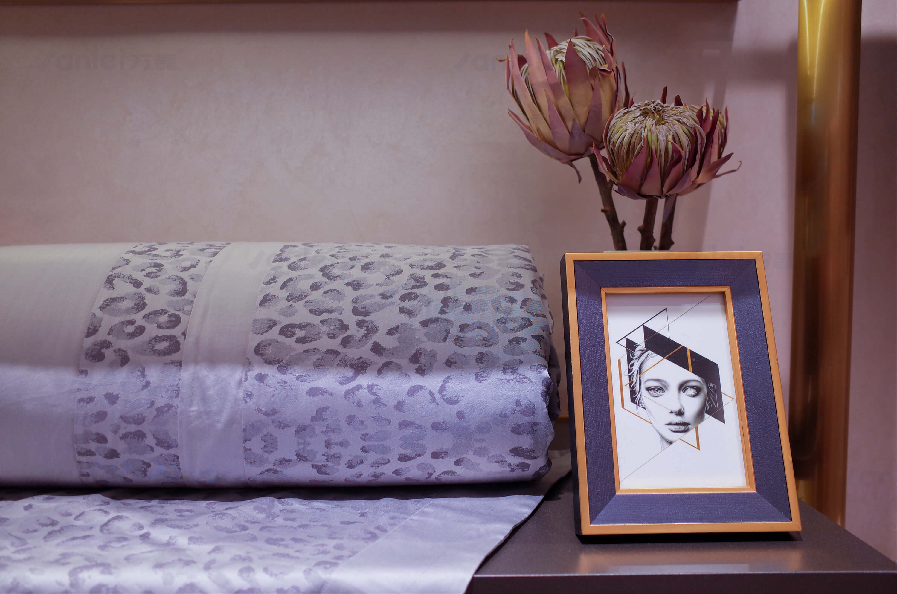 萬(wàn)磊案例賞析 | 金屬遇上絲絨，尋覓絲質(zhì)般舒適生活