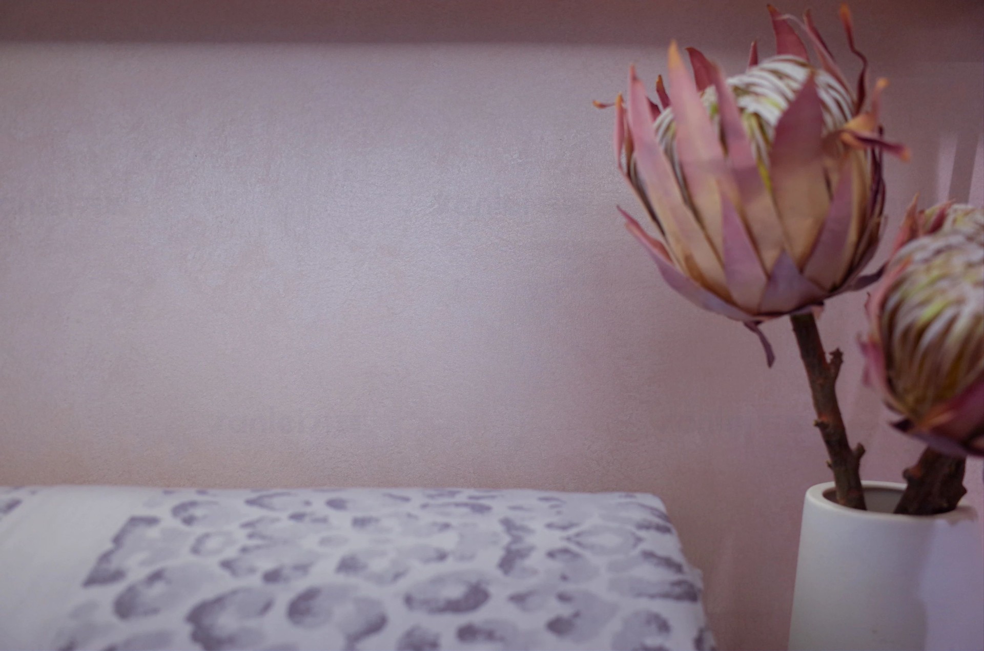 萬(wàn)磊案例賞析 | 金屬遇上絲絨，尋覓絲質(zhì)般舒適生活