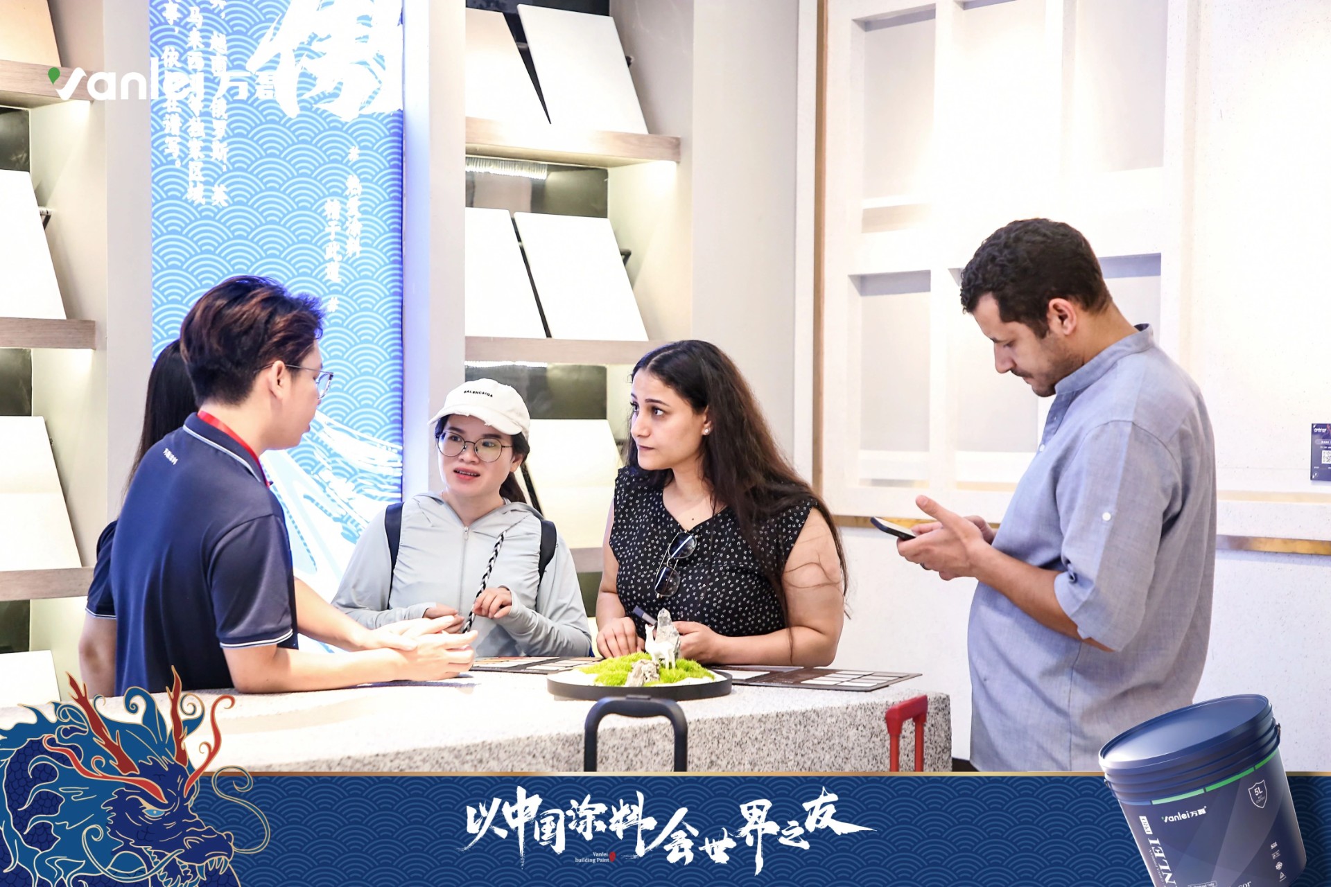 七年蟬聯(lián)展館人氣王！萬(wàn)磊涂料，以中國(guó)涂料，會(huì)世界之友