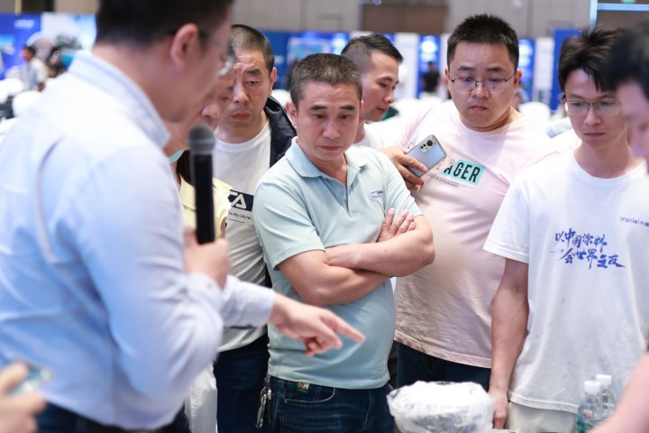 一場(chǎng)發(fā)布會(huì)，一場(chǎng)千人狂歡嘉年華 | 2025萬磊廣佛千人行完滿成功