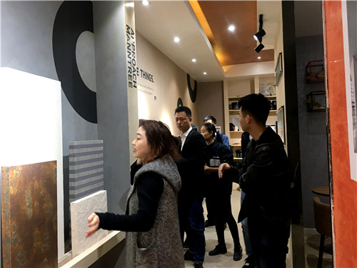 攜手共贏，共話(huà)未來(lái)，巴德士集團(tuán)蒞臨萬(wàn)磊參觀(guān)指導(dǎo)